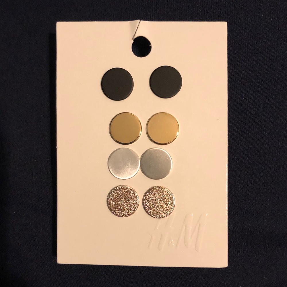 H&M 4 SET EARRING PIECE